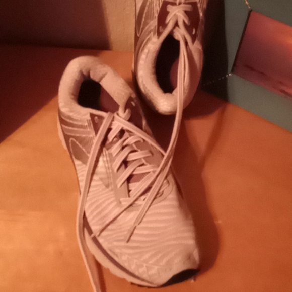 Brooks Adrenaline GTS 18 Running Shoes Women’s 9.5 - Picture 13 of 14